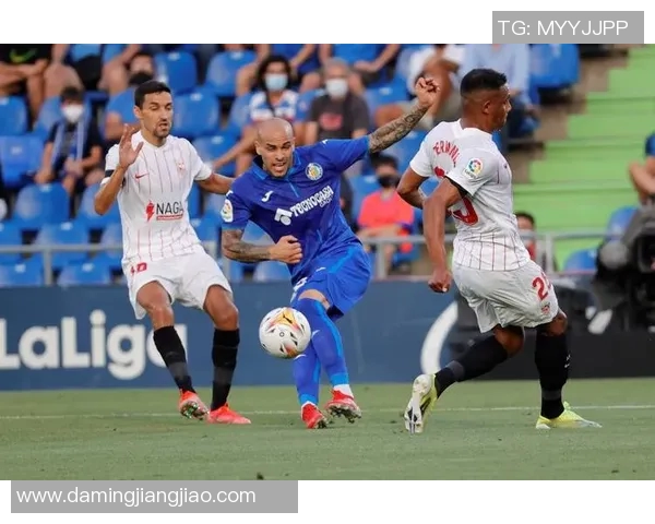 塞维利亚团结一心，逆袭击败瓦伦西亚！豪取5连胜