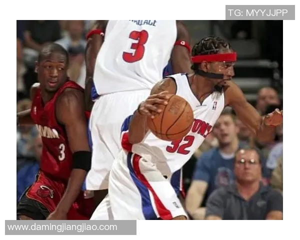 活塞五虎的传奇岁月与荣耀时刻回顾 活塞五虎的传奇岁月与荣耀时刻回顾