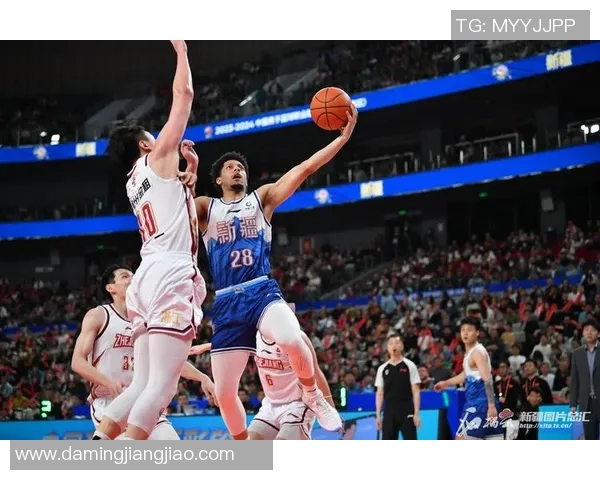 广东男篮与新疆飞虎激战正酣谁能在这场对决中笑到最后 广东男篮与新疆飞虎激战正酣谁能在这场对决中笑到最后